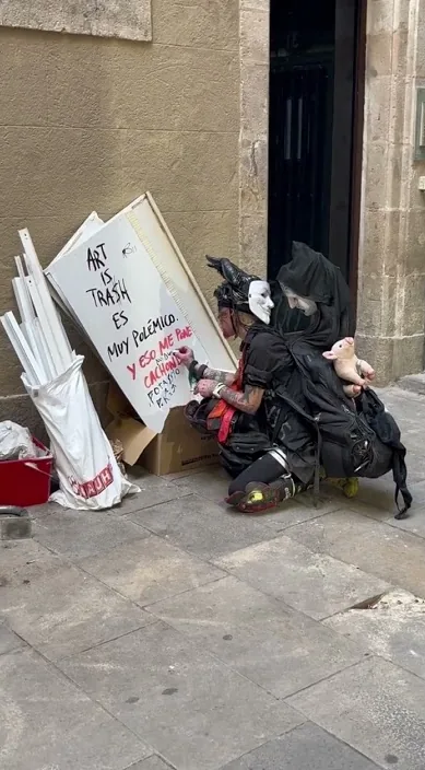 02 – Street-Art in Barcelona: Szene aus dem Art-Is-Trash-Video von Francisco de Pájaro