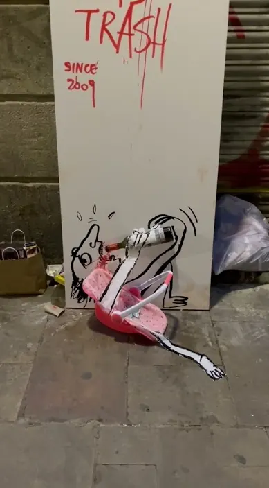 15 aniversario en la basura www. es – Street-Art in Barcelona: Szene aus dem Art-Is-Trash-Video von Francisco de Pájaro