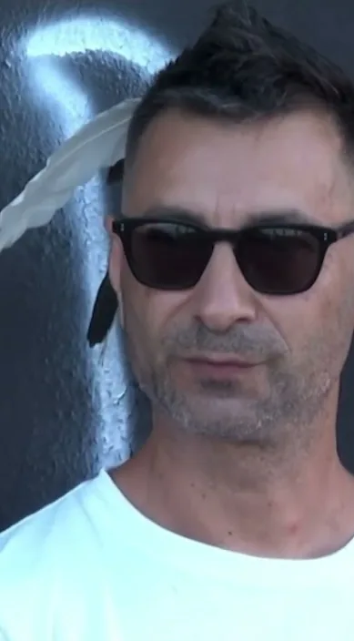 A la batalla !!! www. es – Street-Art: Szene aus dem Art-Is-Trash-Video von Francisco de Pájaro