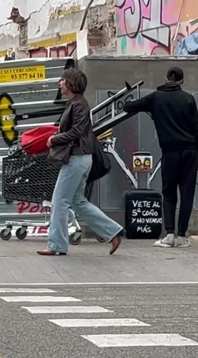 Al quinto www. es – Street-Art in Barcelona: Szene aus dem Art-Is-Trash-Video von Francisco de Pájaro