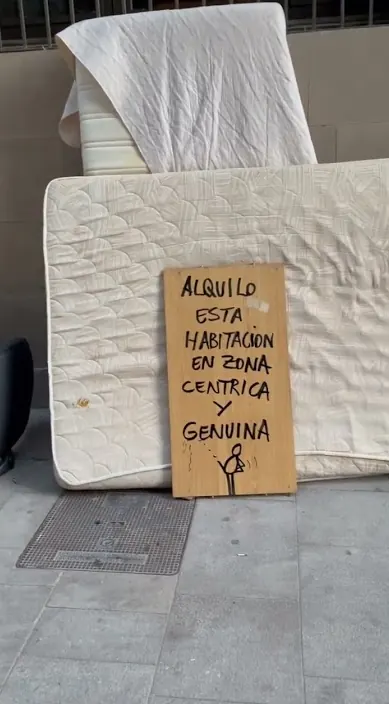 Alquiler de habitación barata en BCN – Street-Art: Szene aus dem Art-Is-Trash-Video von Francisco de Pájaro