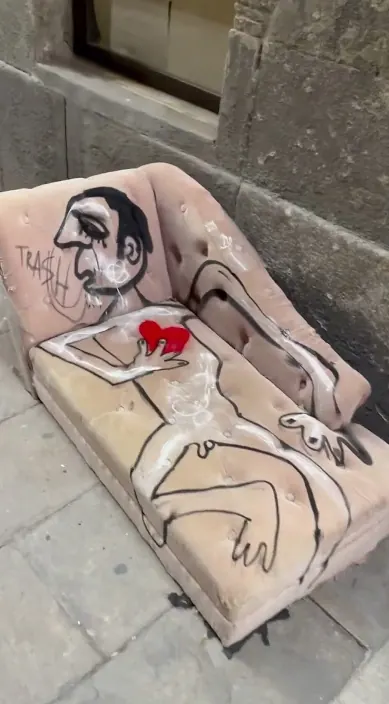 Amor muerto – Street-Art in Barcelona: Szene aus dem Art-Is-Trash-Video von Francisco de Pájaro