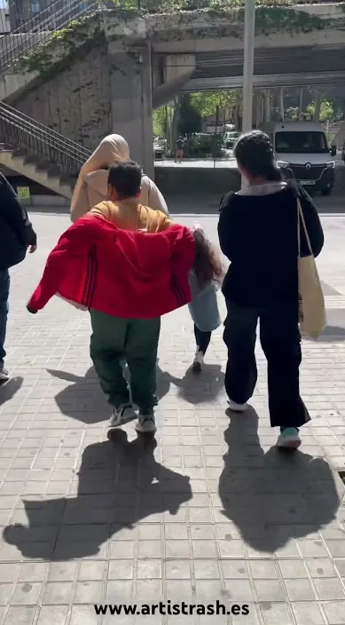 Art – Street-Art in Barcelona: Szene aus dem Art-Is-Trash-Video von Francisco de Pájaro