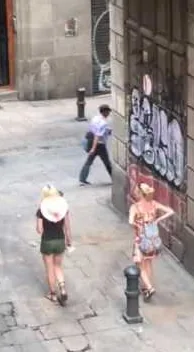  – Street-Art in Barcelona: Szene aus dem Art-Is-Trash-Video von Francisco de Pájaro