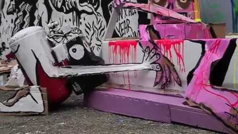 – Street-Art in New York: Szene aus dem Art-Is-Trash-Video von Francisco de Pájaro