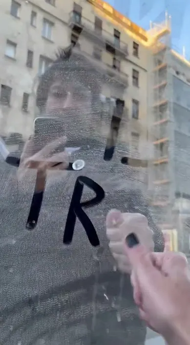 – Street-Art: Szene aus dem Art-Is-Trash-Video von Francisco de Pájaro