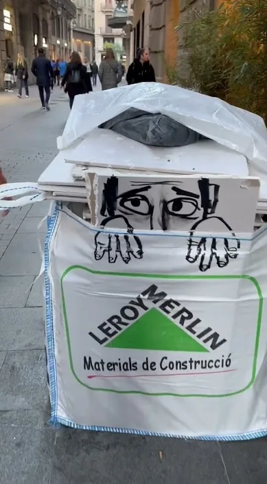 Bolsa es – Street-Art: Szene aus dem Art-Is-Trash-Video von Francisco de Pájaro