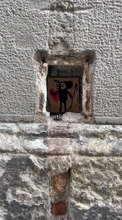 Caballito con escudo – Street-Art in Barcelona: Szene aus dem Art-Is-Trash-Video von Francisco de Pájaro