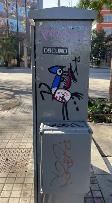 Caballo policía www. es – Street-Art in Barcelona: Szene aus dem Art-Is-Trash-Video von Francisco de Pájaro