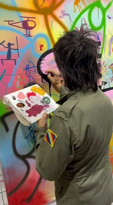 CABALLO. www. es – Street-Art: Szene aus dem Art-Is-Trash-Video von Francisco de Pájaro