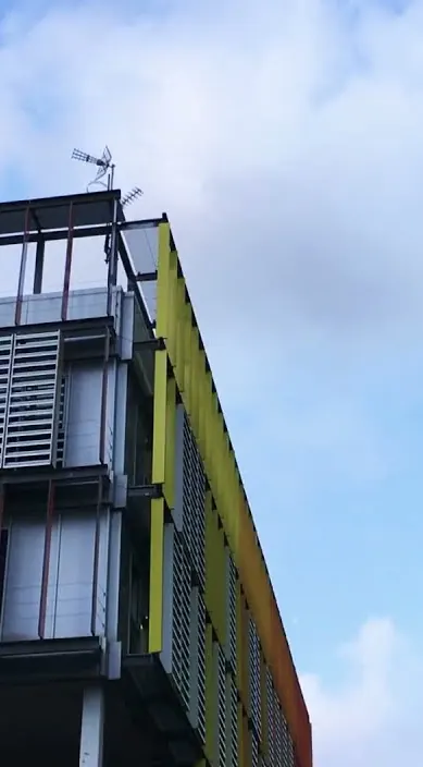 Contenedor lleno de vida – Street-Art in Barcelona: Szene aus dem Art-Is-Trash-Video von Francisco de Pájaro
