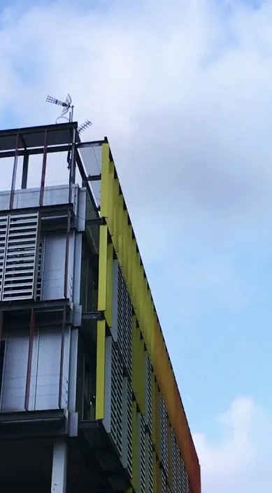Contenedor lleno de vida – Street-Art in Barcelona: Szene aus dem Art-Is-Trash-Video von Francisco de Pájaro