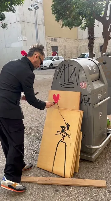 Corazón – Street-Art in Barcelona: Szene aus dem Art-Is-Trash-Video von Francisco de Pájaro