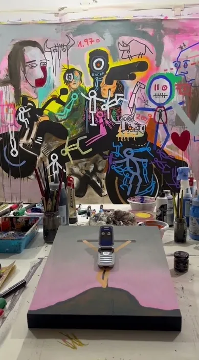 Crucifixión tecnológica es – Street-Art in Barcelona: Szene aus dem Art-Is-Trash-Video von Francisco de Pájaro
