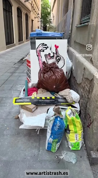 Despojándome – Street-Art in Barcelona: Szene aus dem Art-Is-Trash-Video von Francisco de Pájaro