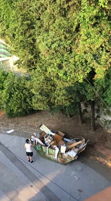 El contenedor de basura – Street-Art in Barcelona: Szene aus dem Art-Is-Trash-Video von Francisco de Pájaro