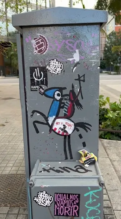 El guerrero callejero www. es – Street-Art in Barcelona: Szene aus dem Art-Is-Trash-Video von Francisco de Pájaro