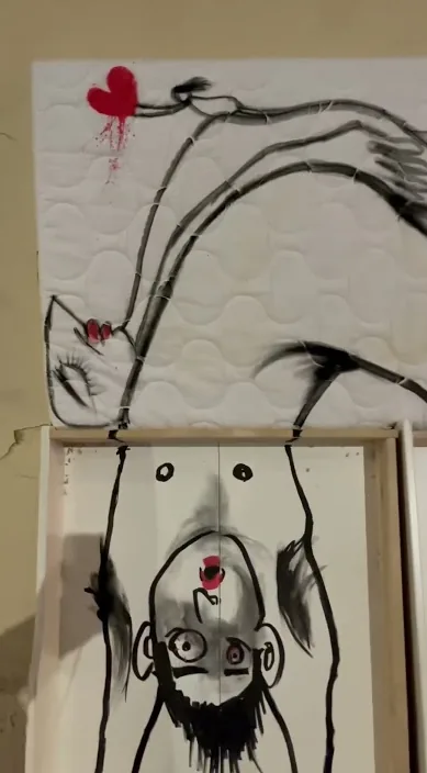 El peso de los abandonados – Street-Art: Szene aus dem Art-Is-Trash-Video von Francisco de Pájaro
