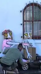 en Galway – Street-Art in Barcelona: Szene aus dem Art-Is-Trash-Video von Francisco de Pájaro