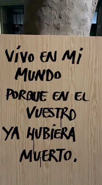 En mi mundo – Street-Art in Barcelona: Szene aus dem Art-Is-Trash-Video von Francisco de Pájaro