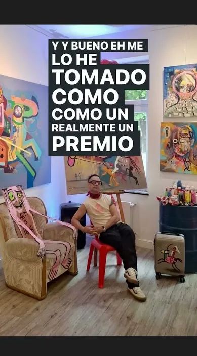 Interview in der Galerie – Street-Art Barcelona von Art Is Trash Interview mit Francisco de Pájaro in einer Galerie voller seiner Gemälde, Barcelona, Art Is Trash