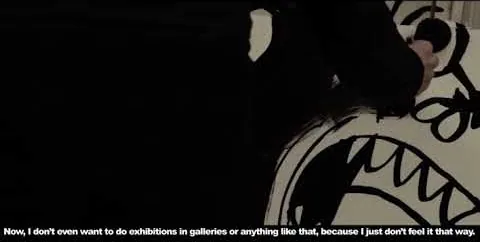 Entrevista en el año 2012 antes de vivir del arte – Street-Art in Barcelona: Szene aus dem Art-Is-Trash-Video von Francisco de Pájaro
