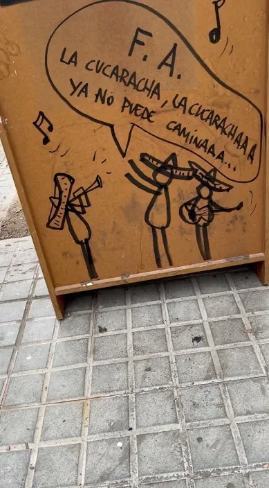 F. a. / f. m – Street-Art in Barcelona: Szene aus dem Art-Is-Trash-Video von Francisco de Pájaro