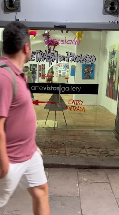 FINALIZA EL 29 Octubre. www. es – Street-Art: Szene aus dem Art-Is-Trash-Video von Francisco de Pájaro