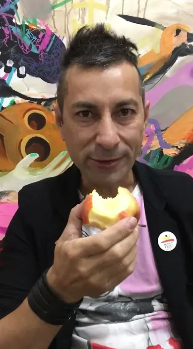 Fruta prohibida www. es – Street-Art in Barcelona: Szene aus dem Art-Is-Trash-Video von Francisco de Pájaro