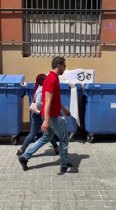 Ghost es – Street-Art: Szene aus dem Art-Is-Trash-Video von Francisco de Pájaro