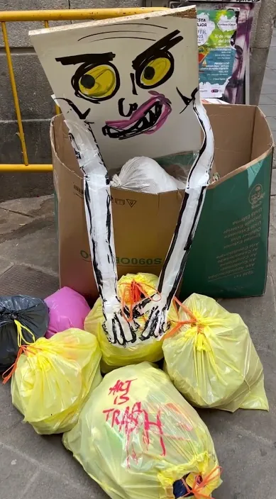 Gracias por el aplauso – Street-Art in Barcelona: Szene aus dem Art-Is-Trash-Video von Francisco de Pájaro