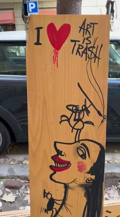 I love trash www. es – Street-Art in Barcelona: Szene aus dem Art-Is-Trash-Video von Francisco de Pájaro