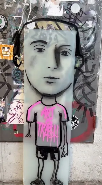 Improvisación es – Street-Art: Szene aus dem Art-Is-Trash-Video von Francisco de Pájaro
