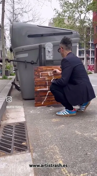 Indio a caballo – Street-Art in Barcelona: Szene aus dem Art-Is-Trash-Video von Francisco de Pájaro