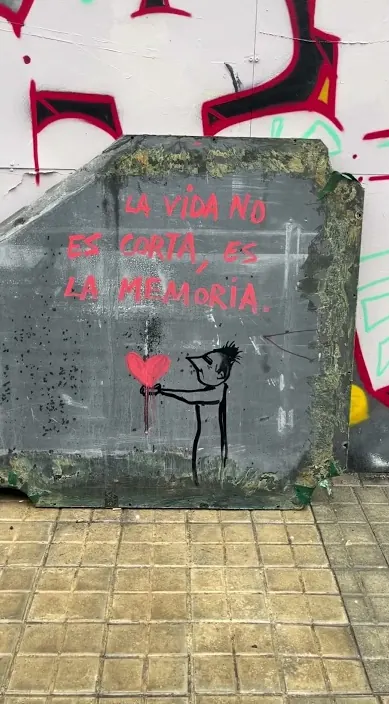 La vida – Street-Art in Barcelona: Szene aus dem Art-Is-Trash-Video von Francisco de Pájaro