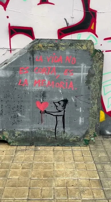 La vida – Street-Art in Barcelona: Szene aus dem Art-Is-Trash-Video von Francisco de Pájaro