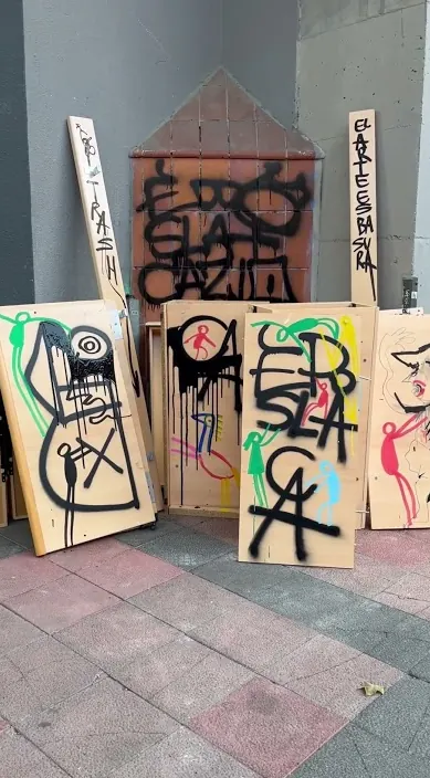 Los feos somos más. es – Street-Art in Barcelona: Szene aus dem Art-Is-Trash-Video von Francisco de Pájaro