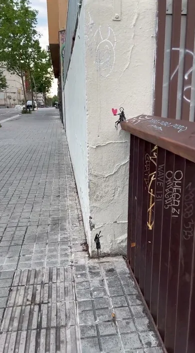 Love es – Street-Art: Szene aus dem Art-Is-Trash-Video von Francisco de Pájaro