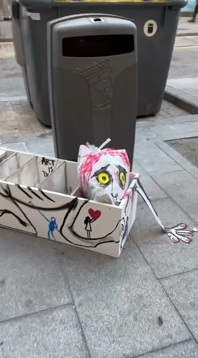 MADRID www. es – Street-Art: Szene aus dem Art-Is-Trash-Video von Francisco de Pájaro