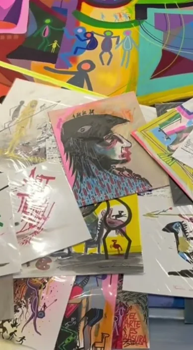 Mi studio es el premio al trabajo y el esfuerzo – Street-Art in Barcelona: Szene aus dem Art-Is-Trash-Video von Francisco de Pájaro