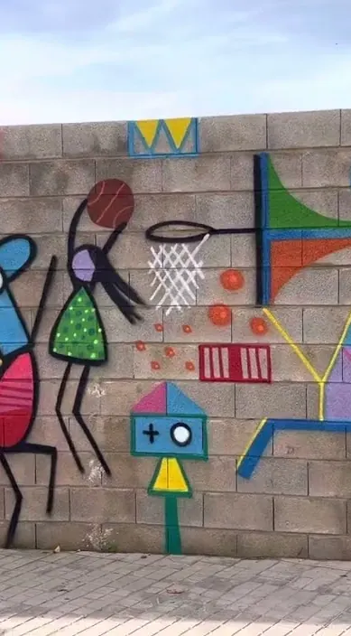 Mural – Street-Art in Barcelona: Szene aus dem Art-Is-Trash-Video von Francisco de Pájaro