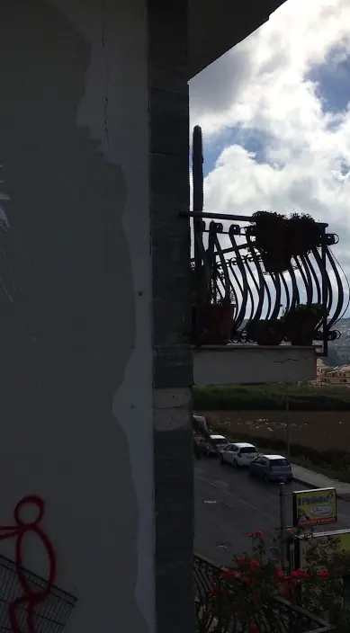 Mural – Street-Art in Barcelona: Szene aus dem Art-Is-Trash-Video von Francisco de Pájaro