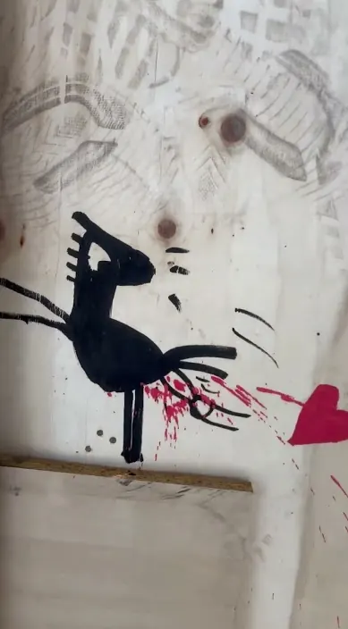 Nacimiento de un corazón – Street-Art in Barcelona: Szene aus dem Art-Is-Trash-Video von Francisco de Pájaro