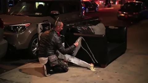 New york, 2016 – Street-Art: Szene aus dem Art-Is-Trash-Video von Francisco de Pájaro