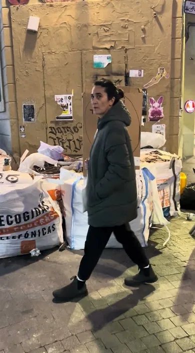 Olor a pachuli – Street-Art in Barcelona: Szene aus dem Art-Is-Trash-Video von Francisco de Pájaro