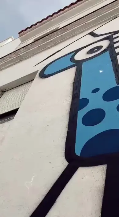 OXIMORON. Exposición en Mahón - Menorca – Street-Art in Barcelona: Szene aus dem Art-Is-Trash-Video von Francisco de Pájaro