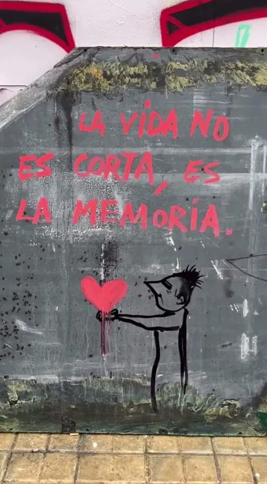 Pájaros – Street-Art in Barcelona: Szene aus dem Art-Is-Trash-Video von Francisco de Pájaro