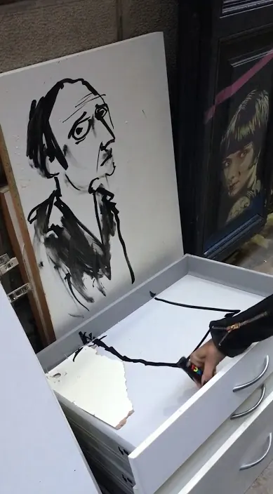 Pintando en la basura. Pintando en la basura – Street-Art in Barcelona: Szene aus dem Art-Is-Trash-Video von Francisco de Pájaro