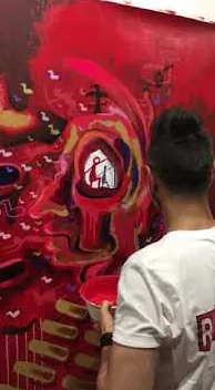 Pintura ROJA en el estudio – Street-Art in Barcelona: Szene aus dem Art-Is-Trash-Video von Francisco de Pájaro