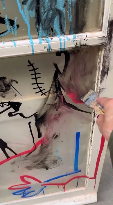 Por la ventana – Street-Art in Barcelona: Szene aus dem Art-Is-Trash-Video von Francisco de Pájaro